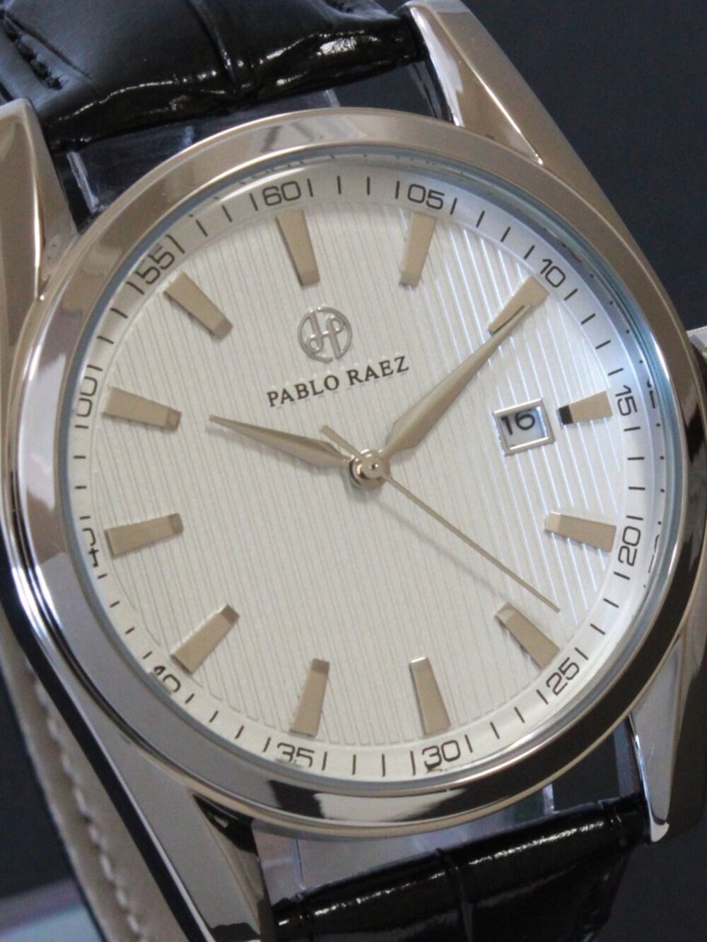 Men's Contemporary Dress Textured Dial Raised Indices Date Complication 41mm - Picture 5 of 10